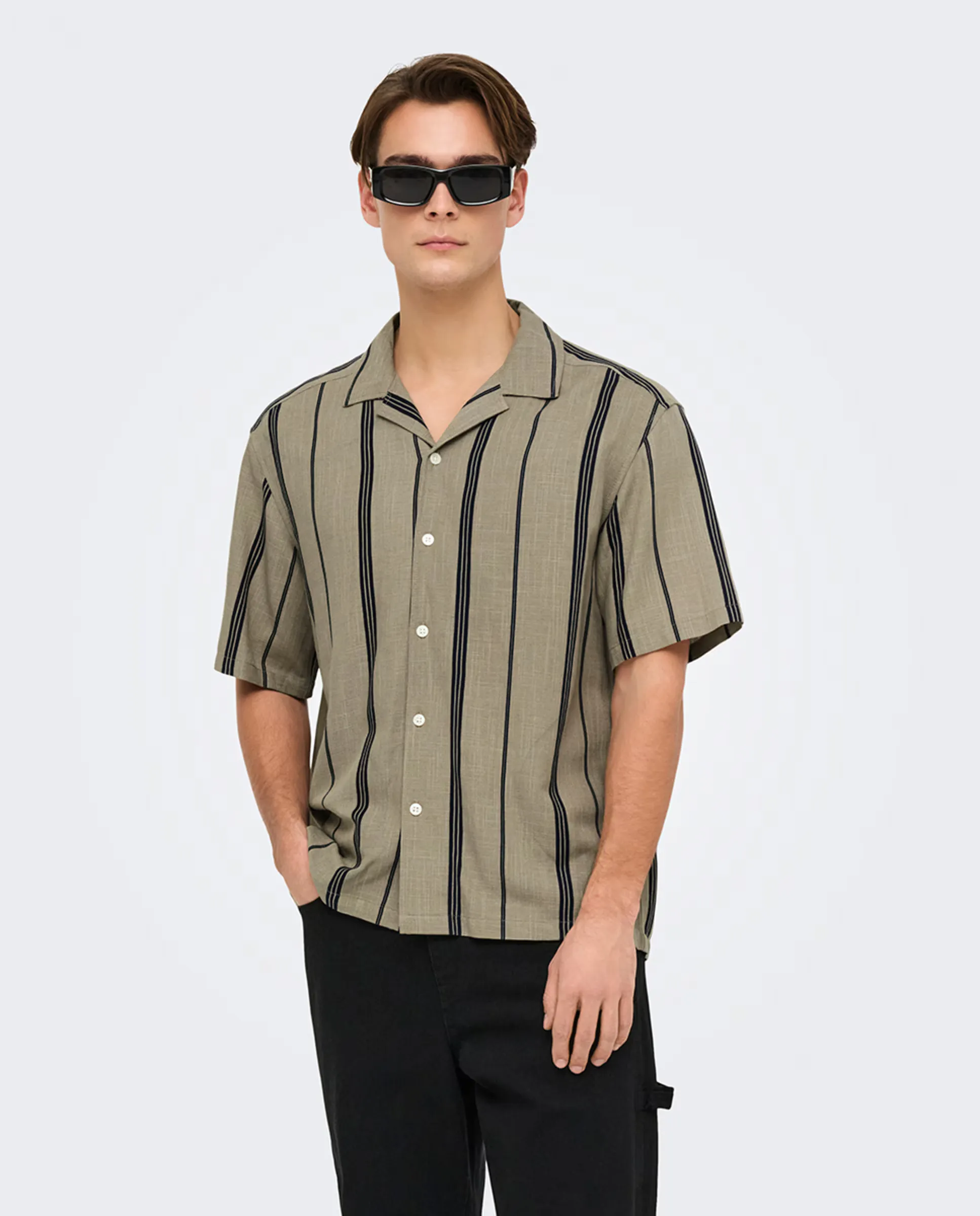 

Мужская рубашка с коротким рукавом свободного кроя loose fit Only & Sons, светло-коричневый