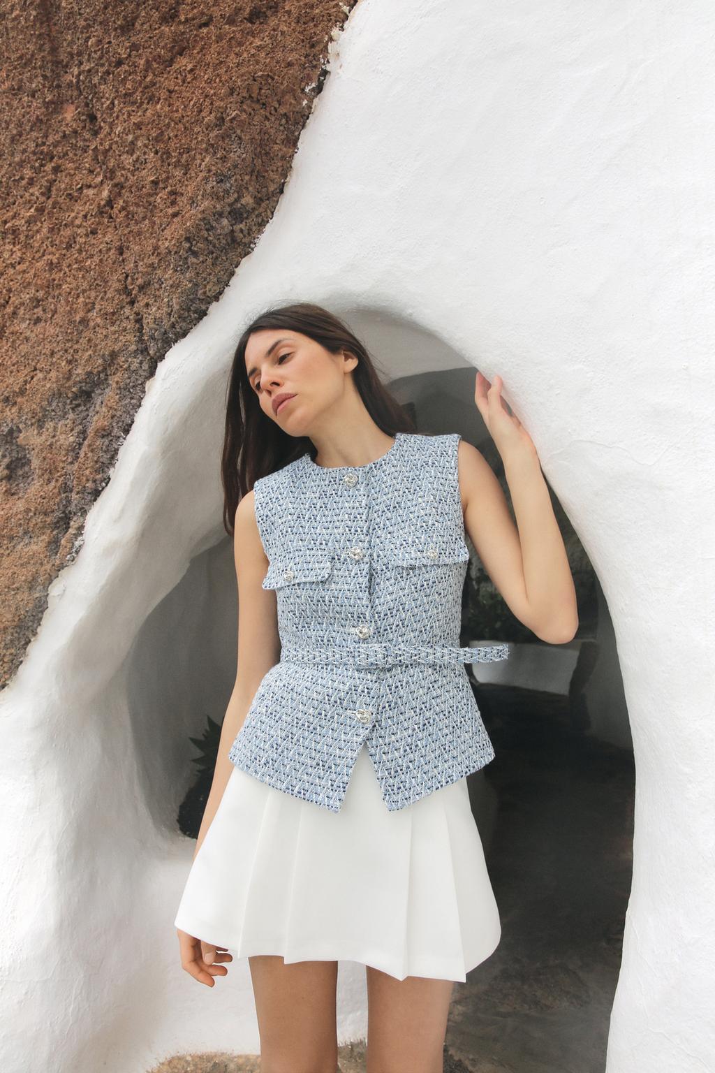 

Текстурированный жилет с поясом ZARA, цвет White/Sky blue