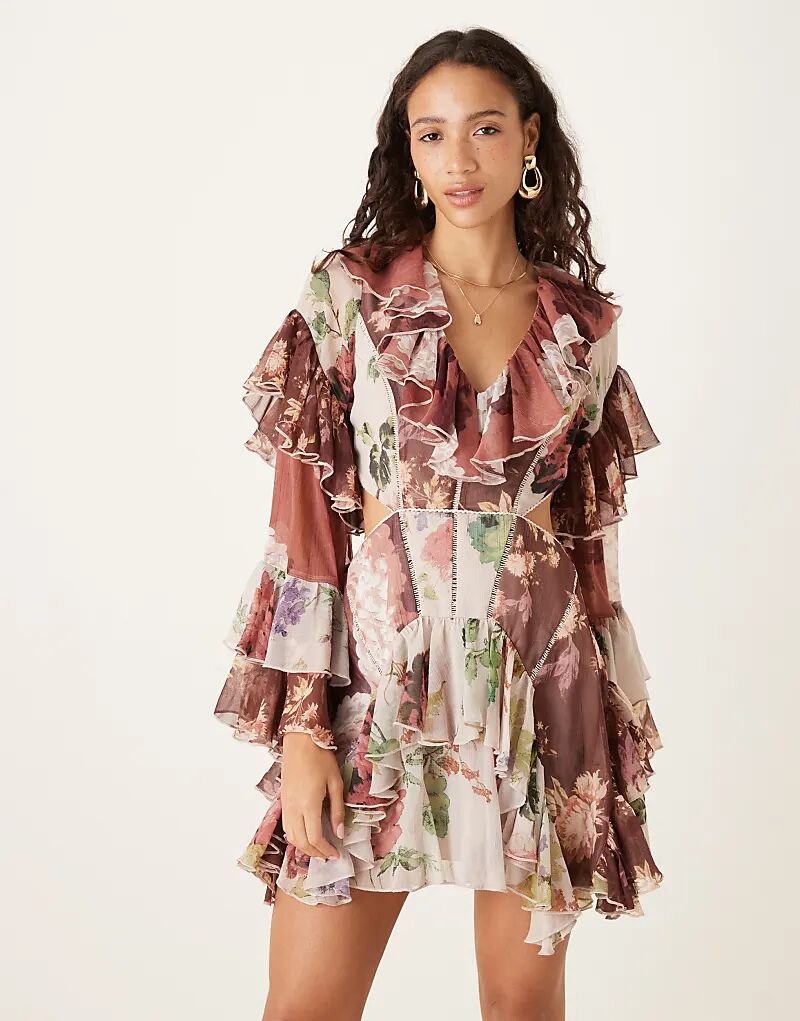 

Мини-платье ASOS DESIGN с оборками, расклешенными рукавами и вырезами в смешанном цветочном принте