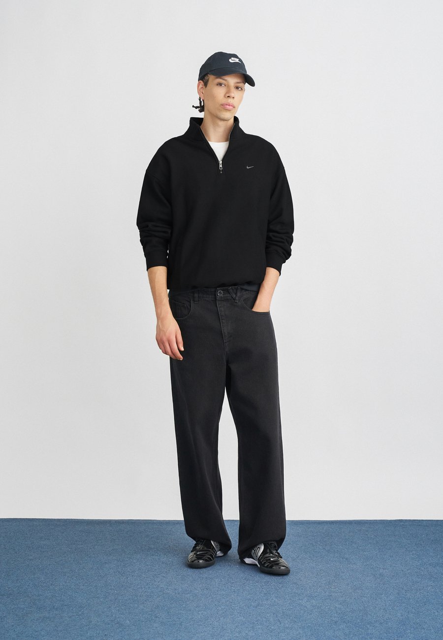 Толстовка Nike Sportswear SOLO QUARTER, Black/White/Black — фото 2