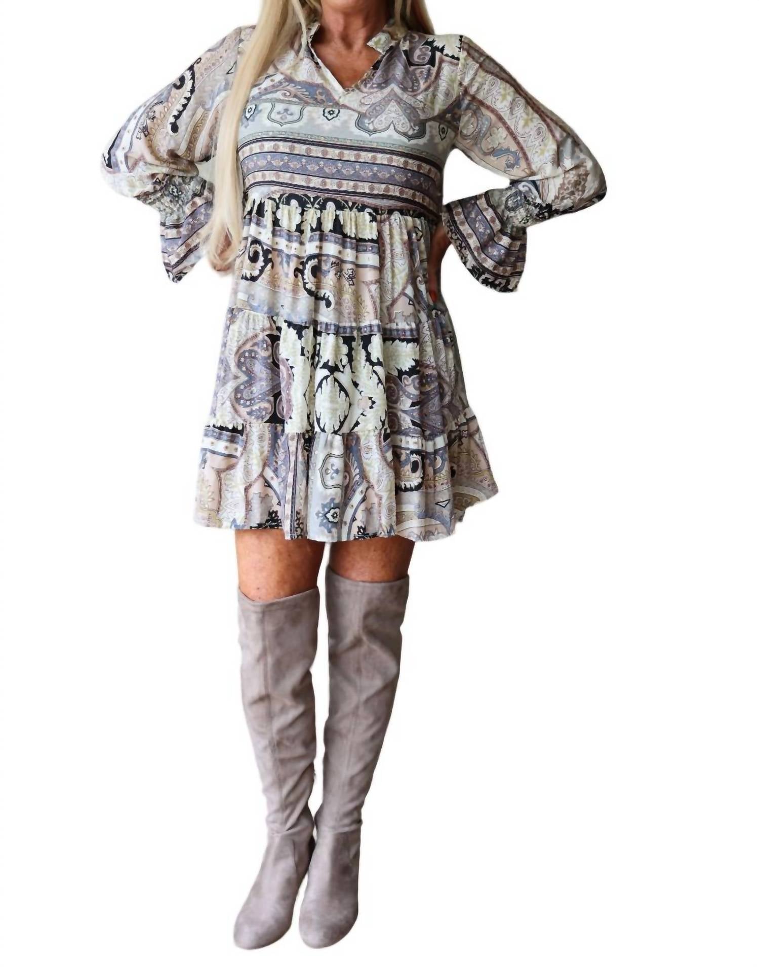 

Короткое платье в стиле бохо Baby Doll Paisley в сером цвете PAANI, серый