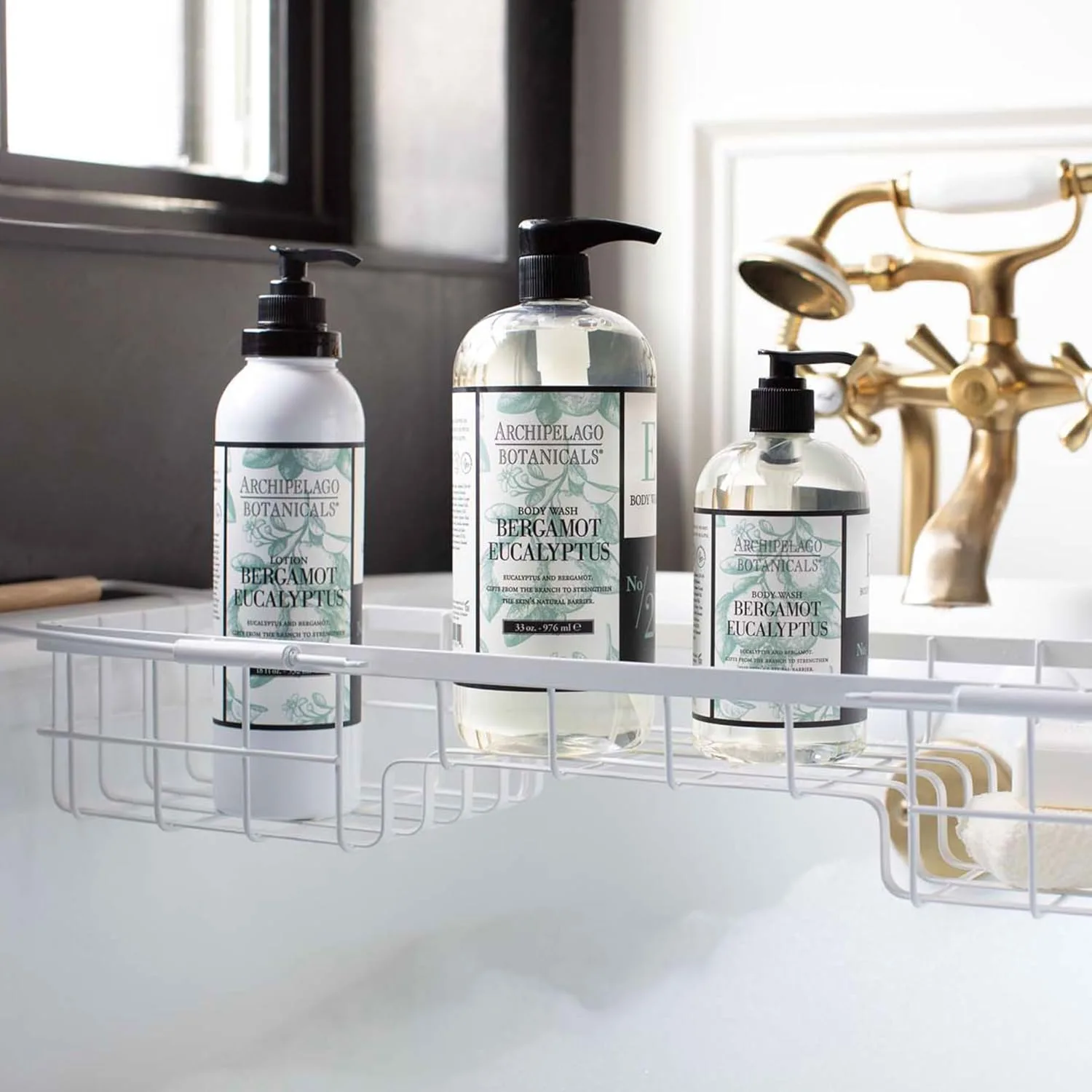 Archipelago Botanicals Bergamot Eucalyptus лосьон, увлажняющий лосьон для обновленной и гладкой кожи, ароматизированный лосьон для тела без парабенов, фталатов и ГМО (510 г) 510.30 г (1 шт.) — фото 3