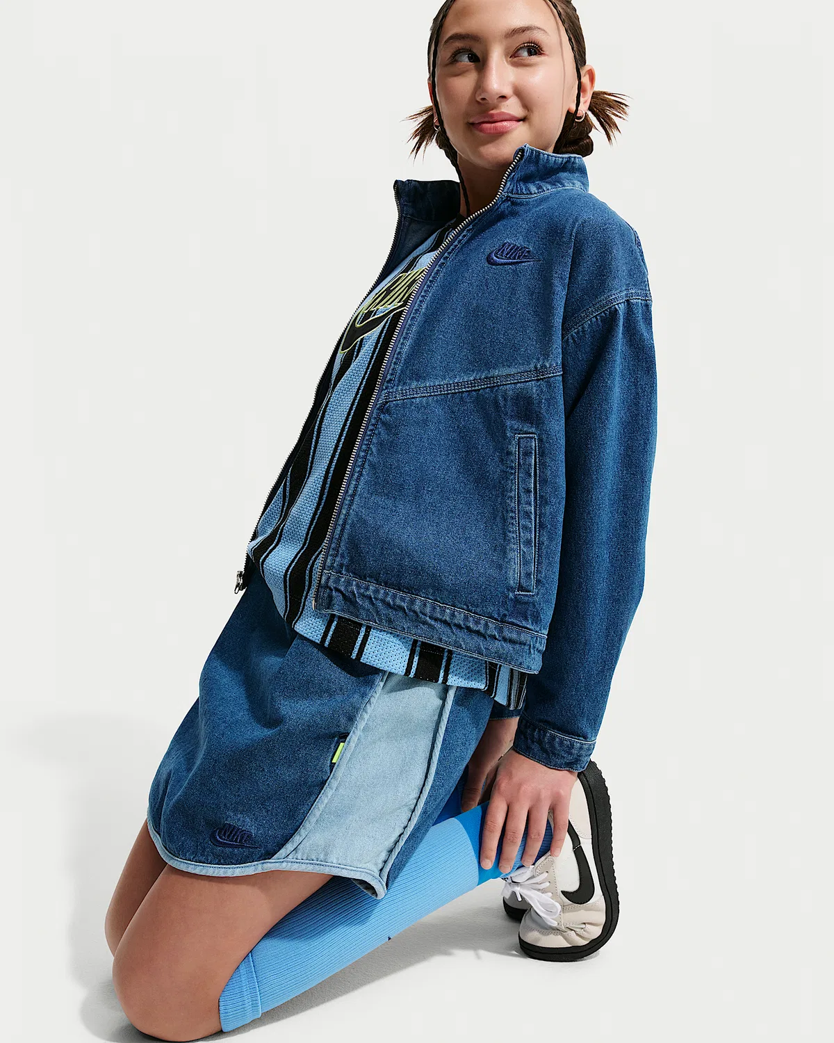 Детская джинсовая юбка Nike Sportswear Collection, Mystic Navy/Light Armory Blue/Aegean Storm/Coastal Blue — фото 4