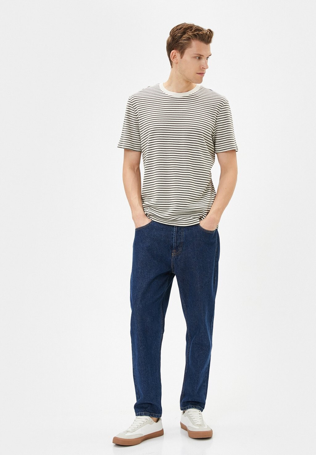 

Принт на футболке CREW NECK SHORT SLEEVE Koton, хаки