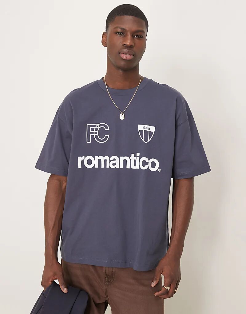 

Футболка свободного кроя ASOS DESIGN со спортивной графикой темно-синего цвета