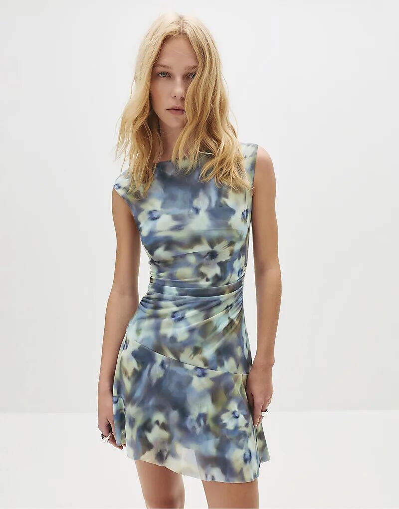 

Асимметричное платье с принтом Pull&Bear в синих тонах