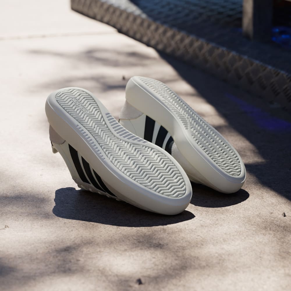 Кроссовки Adidas Barreda Decode Shoes, цвет Off White/Core Black/Off White — фото 3