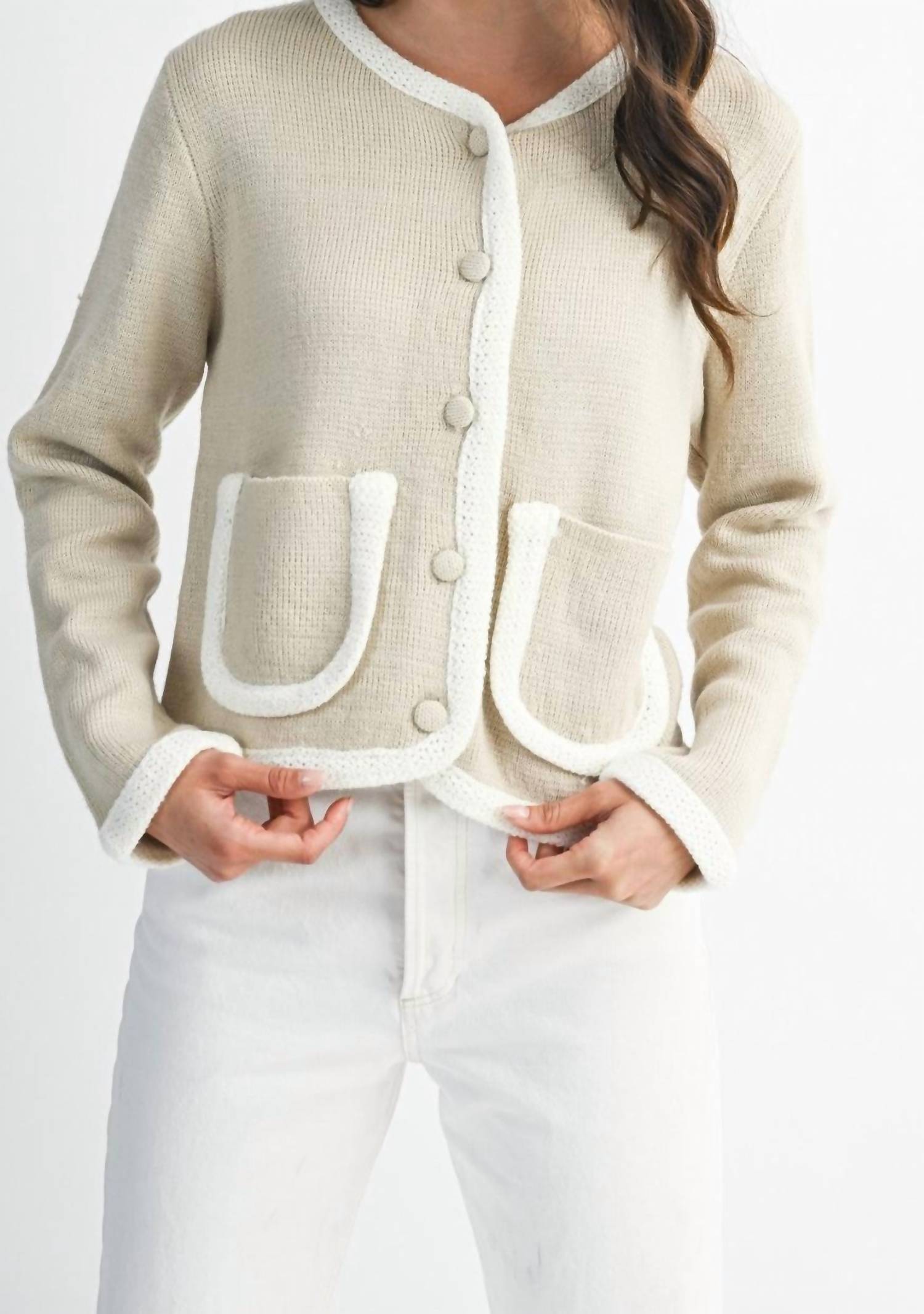 

Вязаный кардиган с карманом в цвете светло-серый/слоновая кость Camellia, светло-серый/слоновая кость