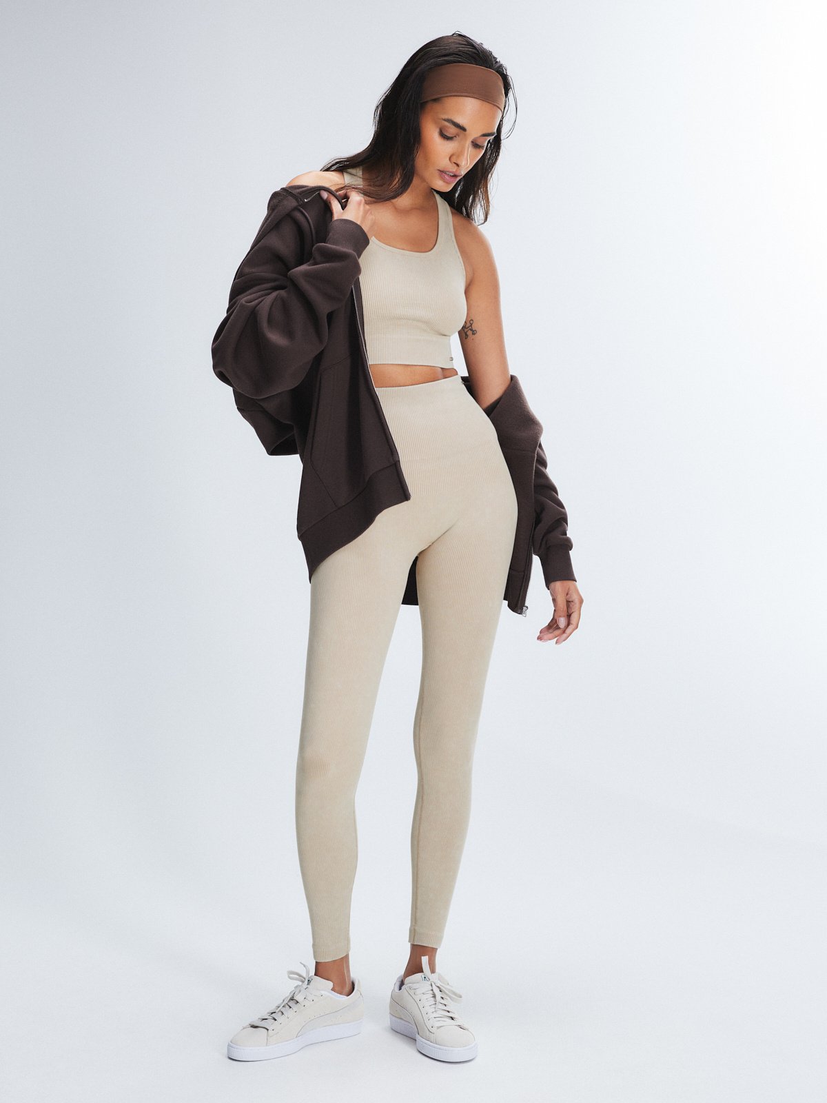 

Леггинсы Savage X Fenty Seamless Sport High-Waist, цвет Washed Doe Eyed Beige