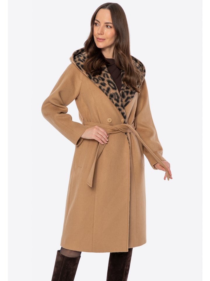 

Двубортное женское шерстяное пальто бежевого цвета Wittchen