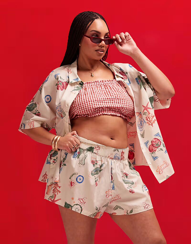 

Льняные шорты ASOS DESIGN Curve с принтом открытки