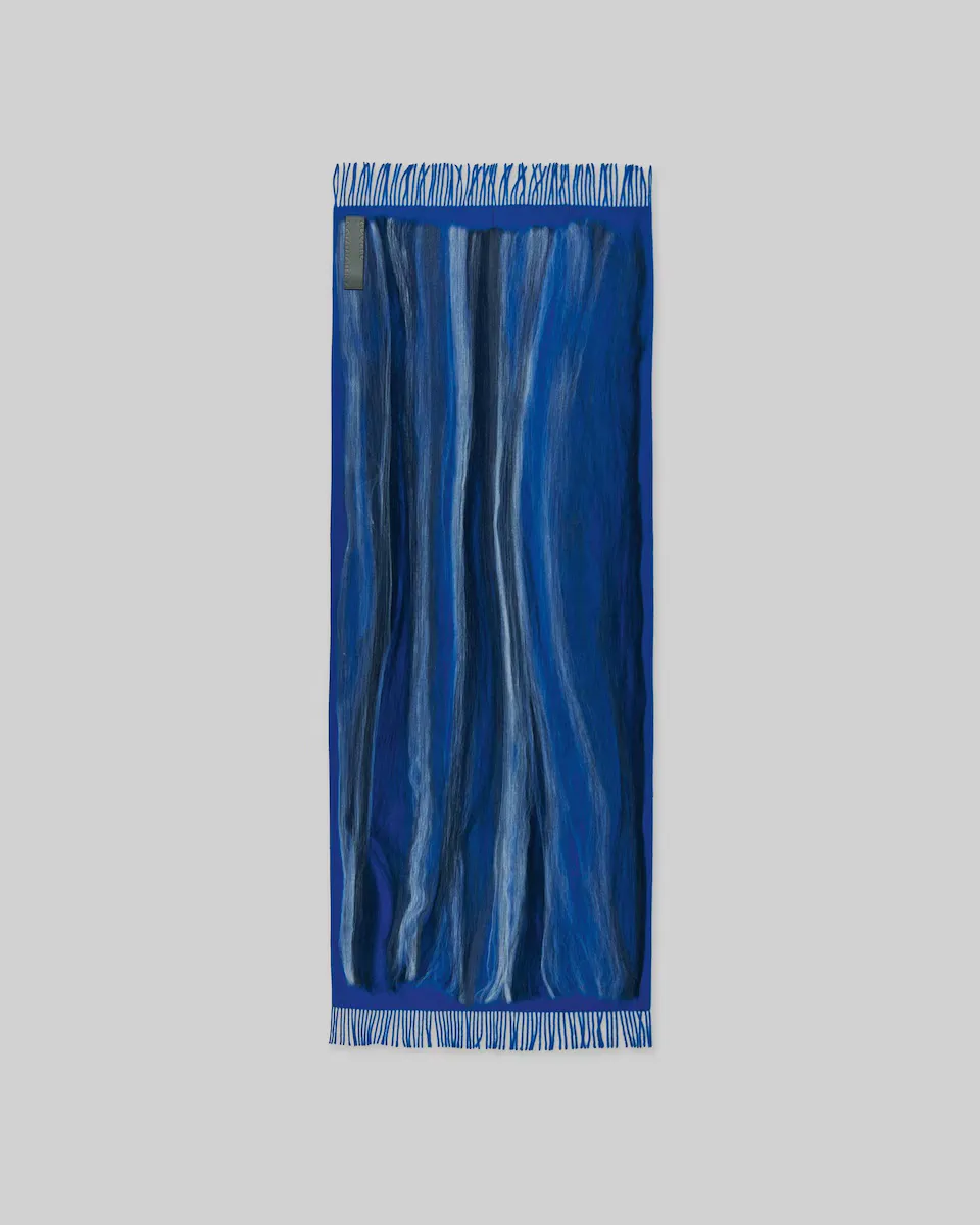 

Валяный женский шарф с контрастными нитками Adolfo Dominguez, синий