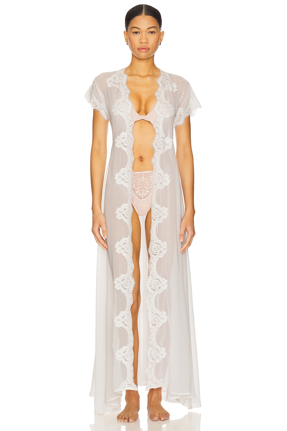 

Длинный кружевной халат Farrah Homebodii, ivory