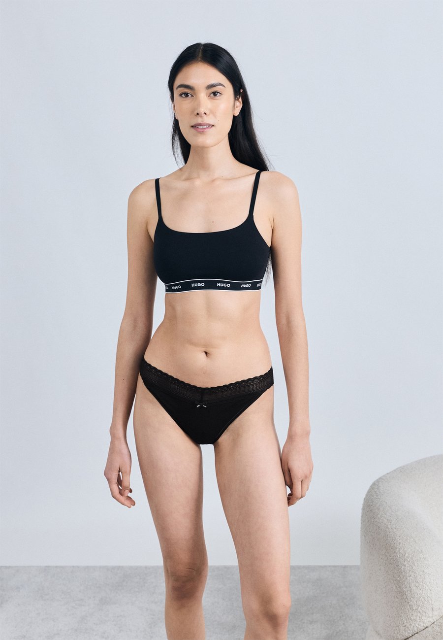 

Трусы HUGO TRIPLET BRIEF 3 PACK, Black/White/Rose/Black