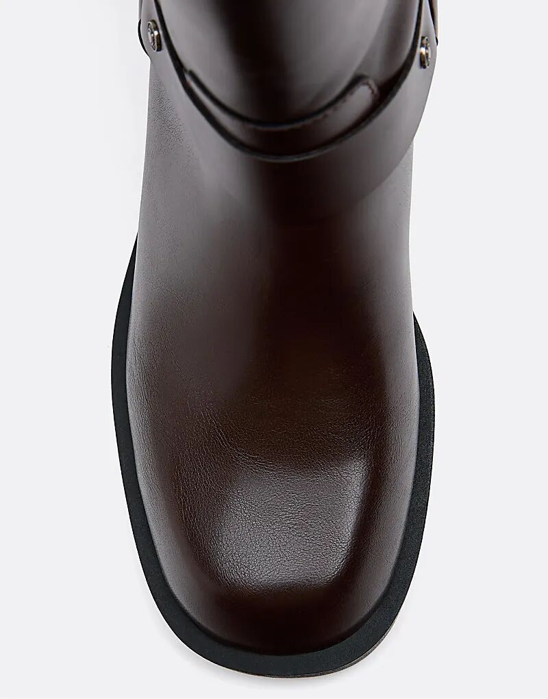 Ботинки Stradivarius Flat с потертостями и пряжками коричневого цвета — фото 4