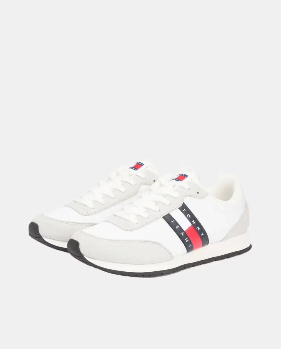 Tommy Hilfiger Белые спортивные кроссовки с красными и синими деталями — фото 4
