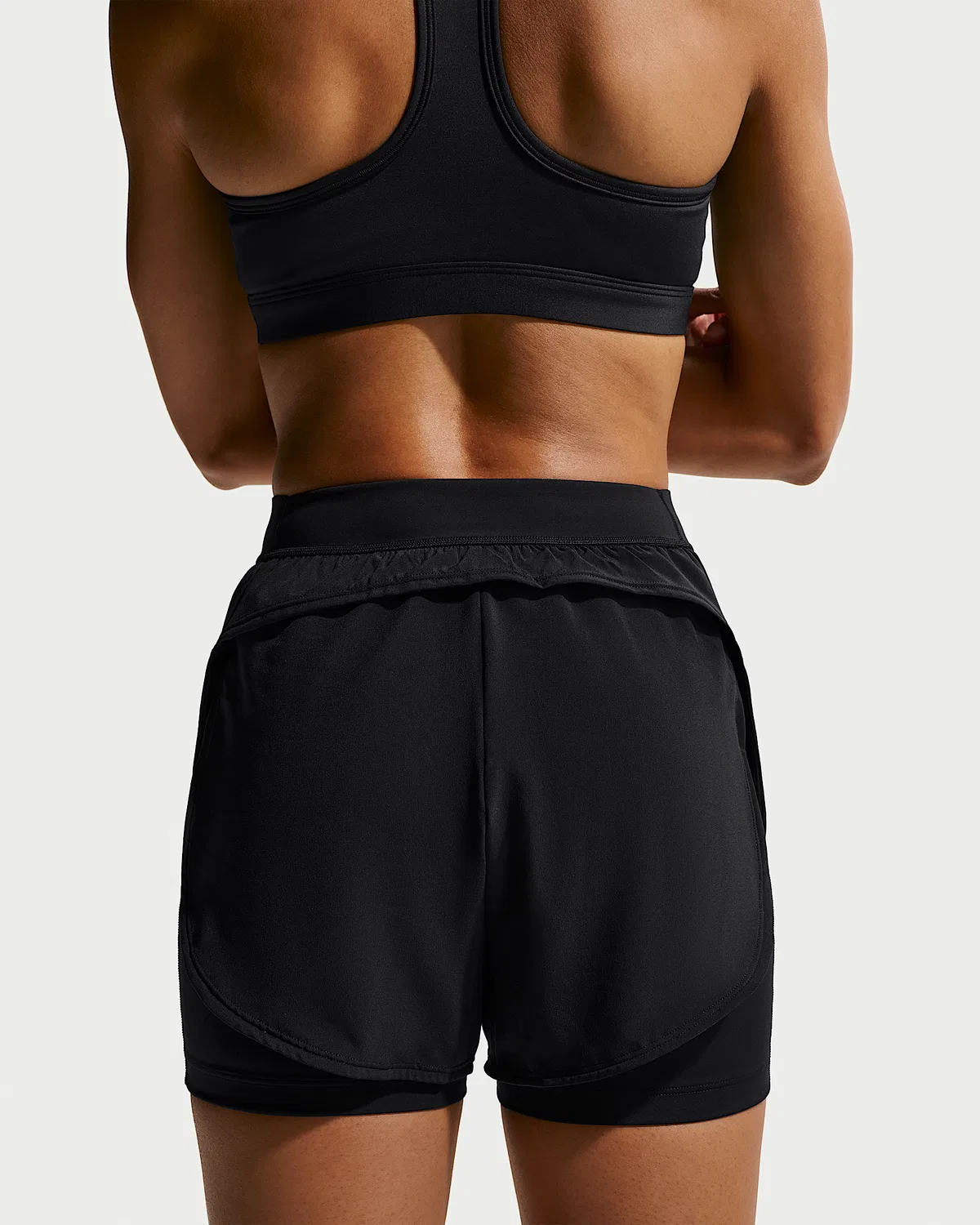 Женские шорты 2-в-1 Nike Universa, 5", Black/Anthracite/Black/Dark Smoke Grey — фото 3