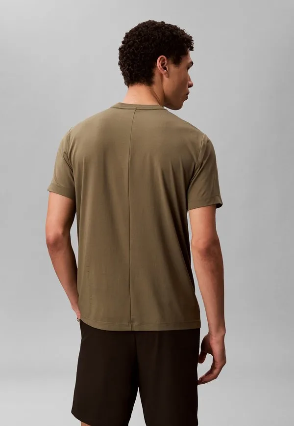 Базовая футболка Calvin Klein, Dusty Olive — фото 3