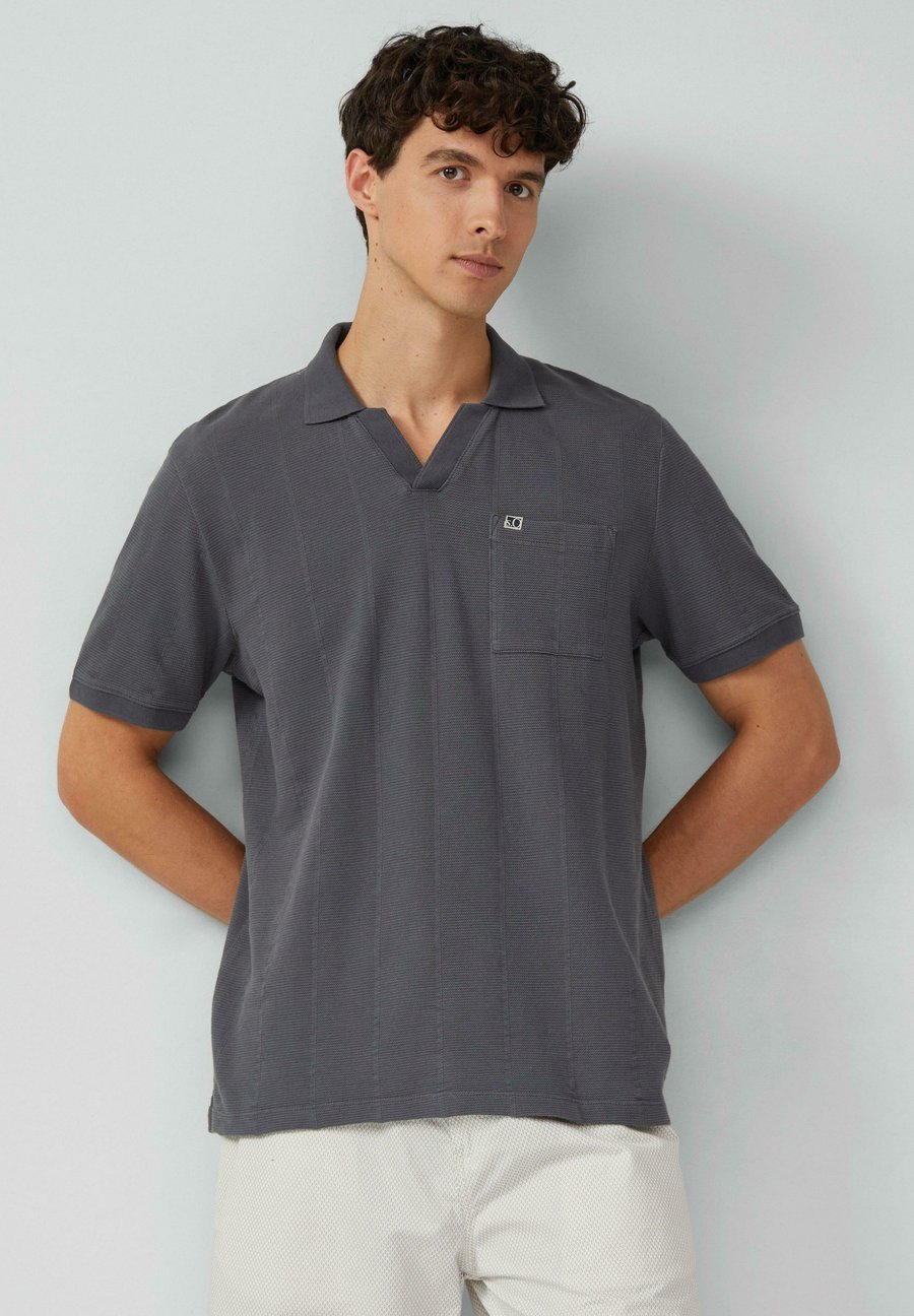 

Поло s.Oliver MIT STRUKTUR-STREIFEN UND OFFENEM KRAGEN, Schiefergrau/Grey, Серый, Поло s.Oliver MIT STRUKTUR-STREIFEN UND OFFENEM KRAGEN, Schiefergrau/Grey