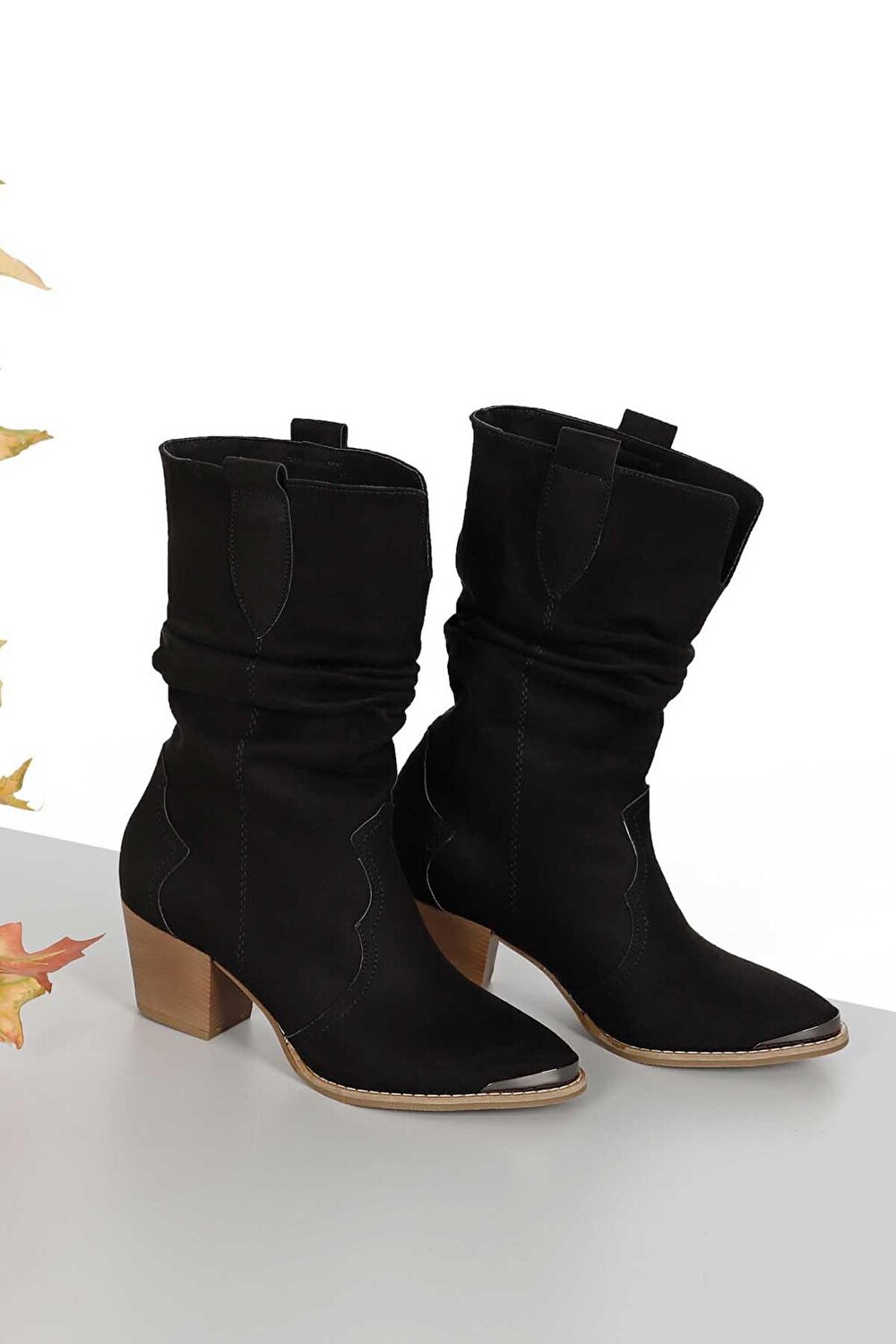 

Женские повседневные короткие ботинки в ковбойском стиле с острым носком на каблуке-сильфоне 32140 GÖNDERİ(R), черный