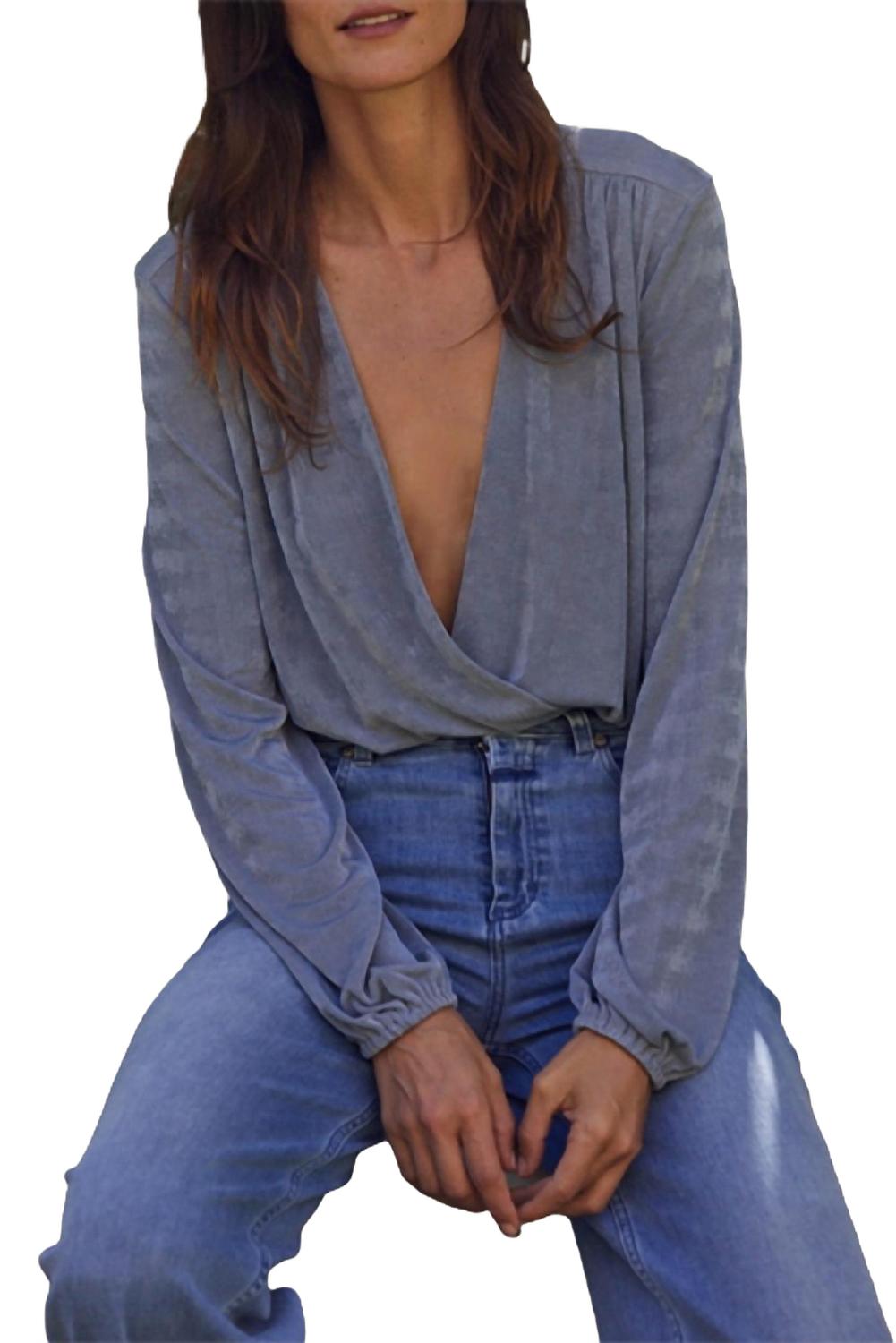 

Облегающий боди из стрейч-джерси в пыльно-голубом цвете By Together