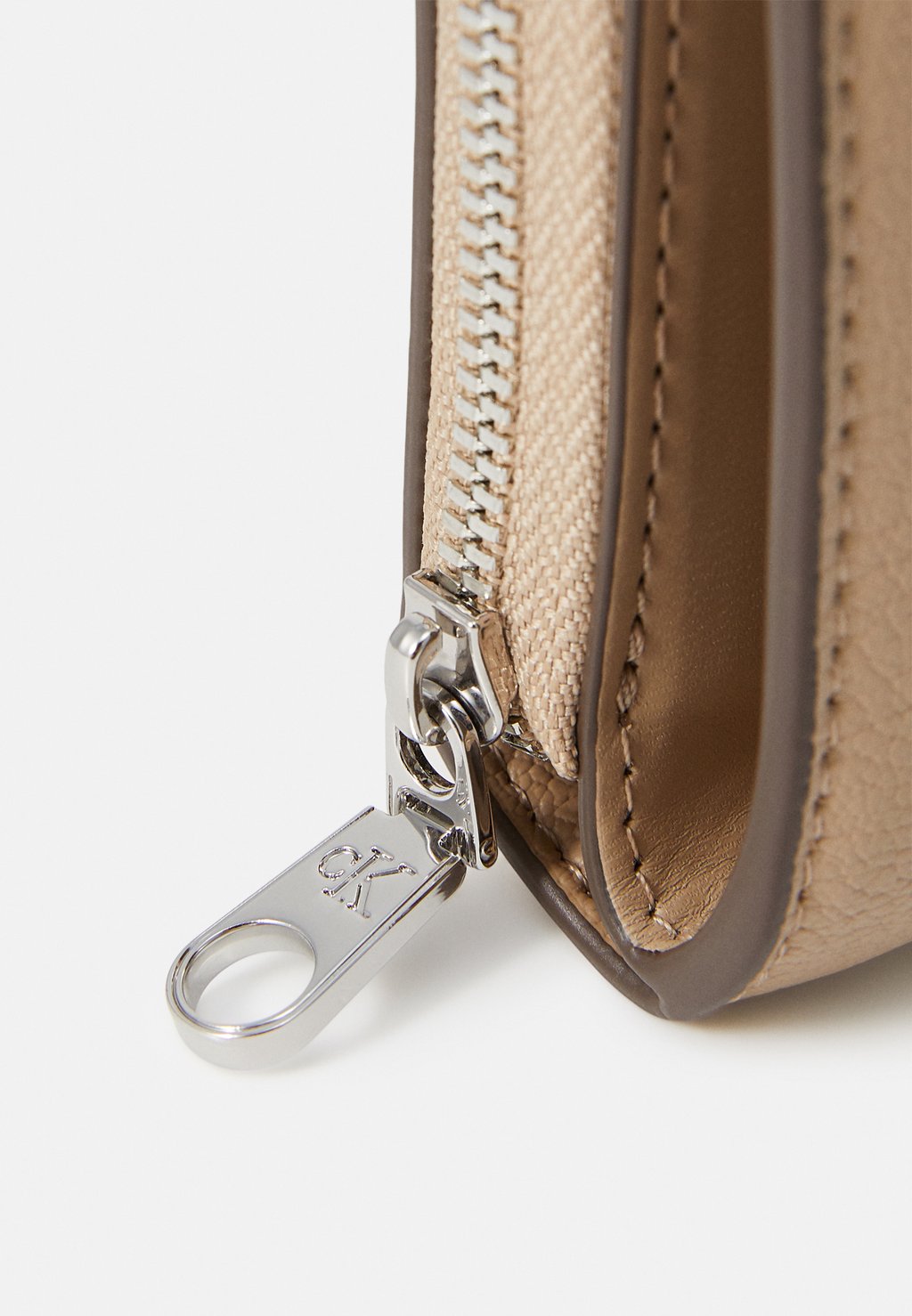 

Кошелек MINIMAL MONOGRAM ZIP AROUND Calvin Klein Jeans, бежевый