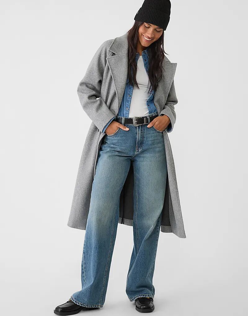 

Ребристая кепка с пластиной Stradivarius в черном цвете