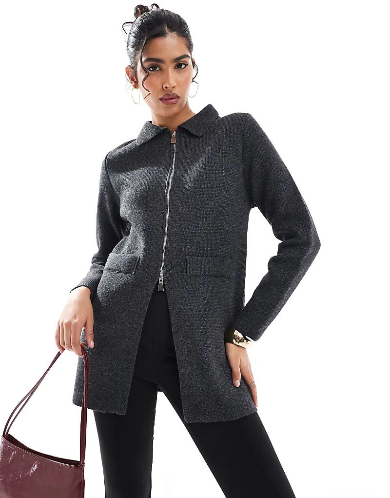 

Трикотажная куртка на молнии в угольном цвете Stradivarius
