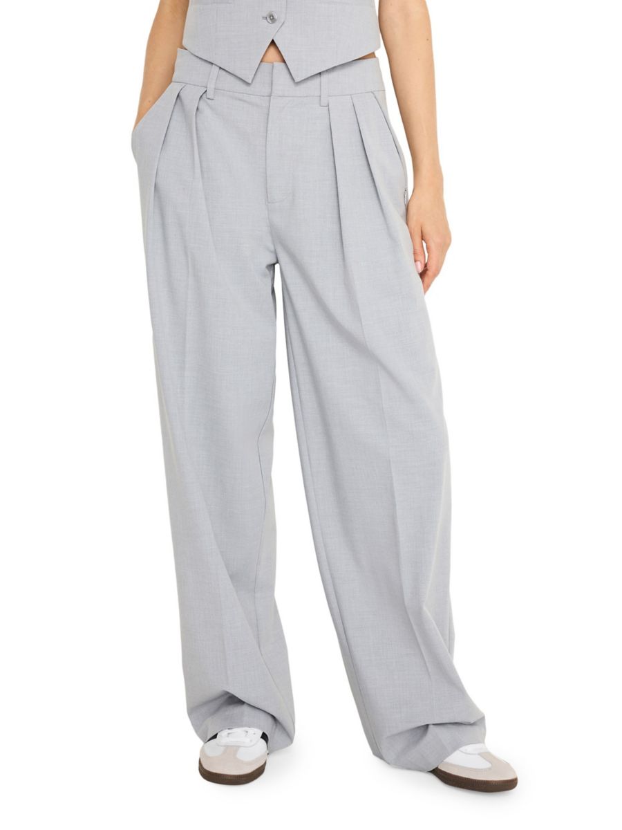 

Костюмные брюки в стиле 90-х со складками Good American, цвет Heather Grey