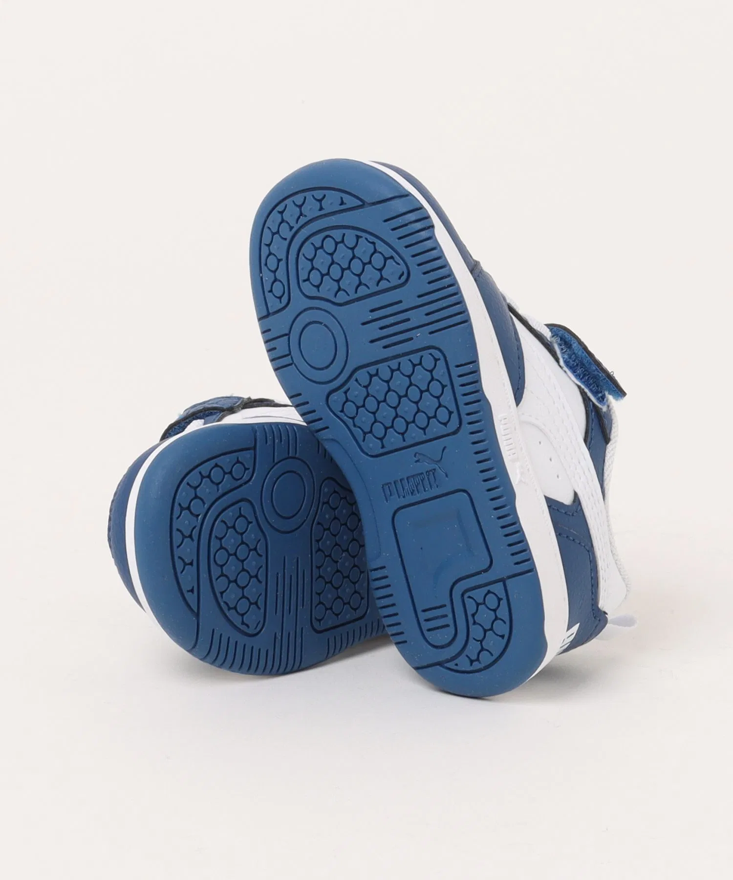 Детские кроссовки PUMA Rebound V6 Low AC+ Inf — фото 3