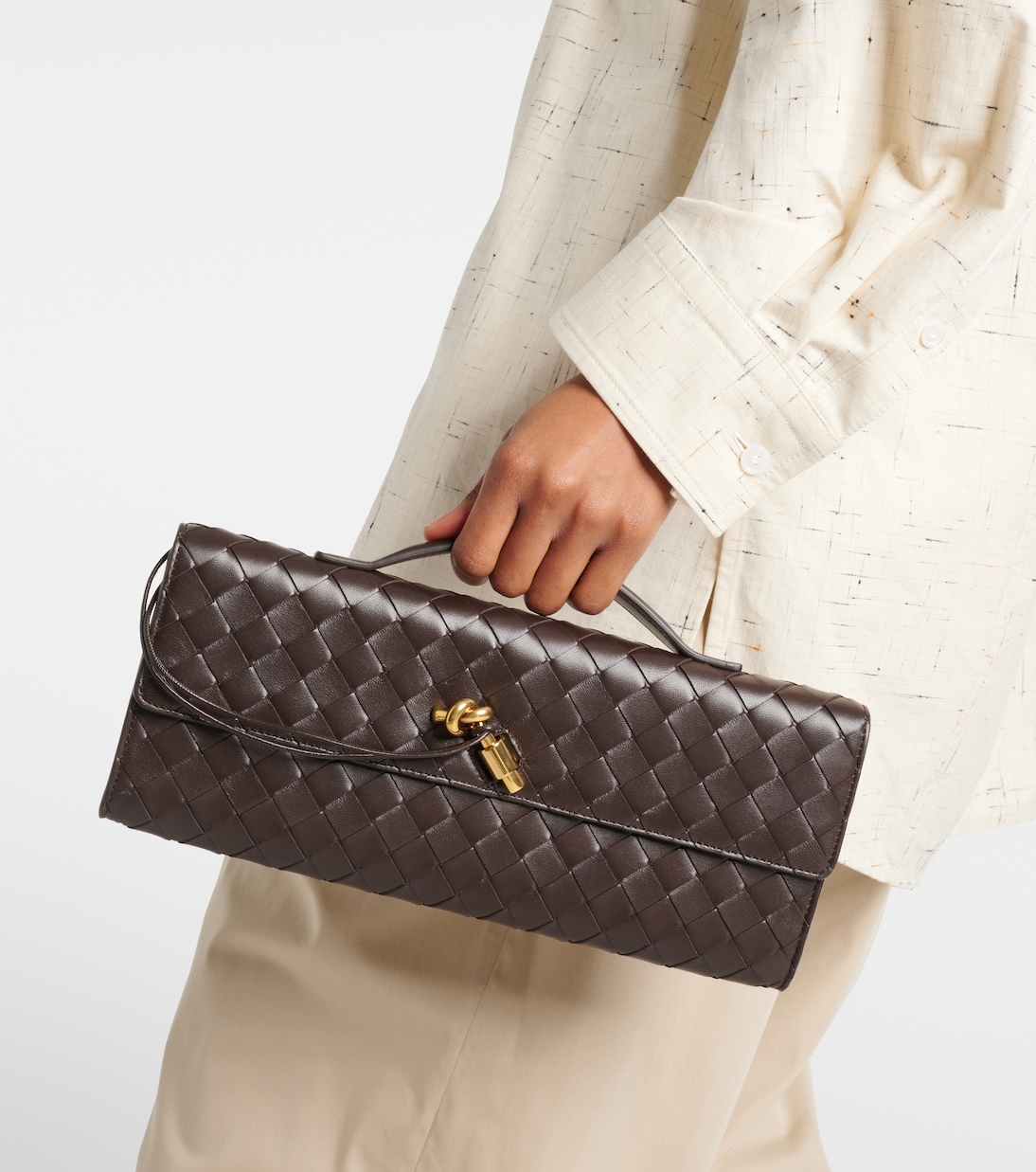 Клатч Andiamo Intrecciato из кожи Bottega Veneta, Fondant-M Brass — фото 2