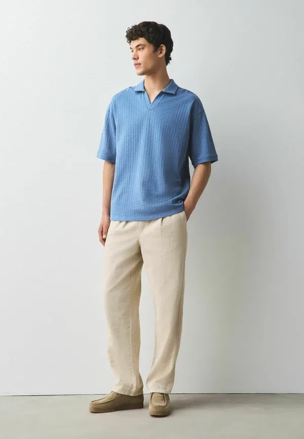 Футболка поло Next, Regular fit seersucker trophy neck textured polo shirt, синий — фото 2