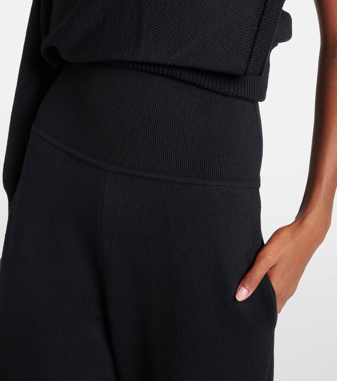 Прямые брюки из смесовой шерсти с высокой посадкой Alaïa, цвет noir alaia — фото 4