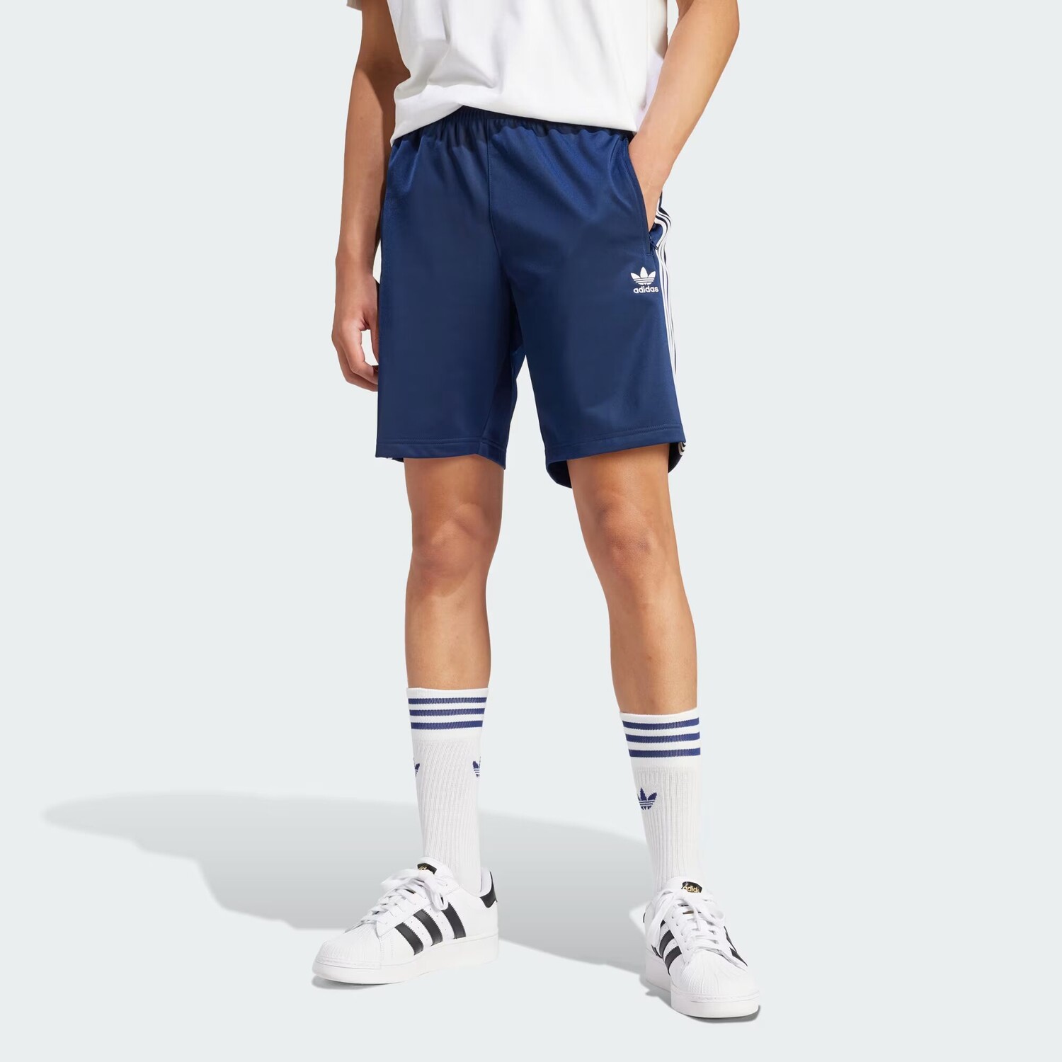 

Шорты Adicolor Firebird Adidas, цвет Night Indigo/White