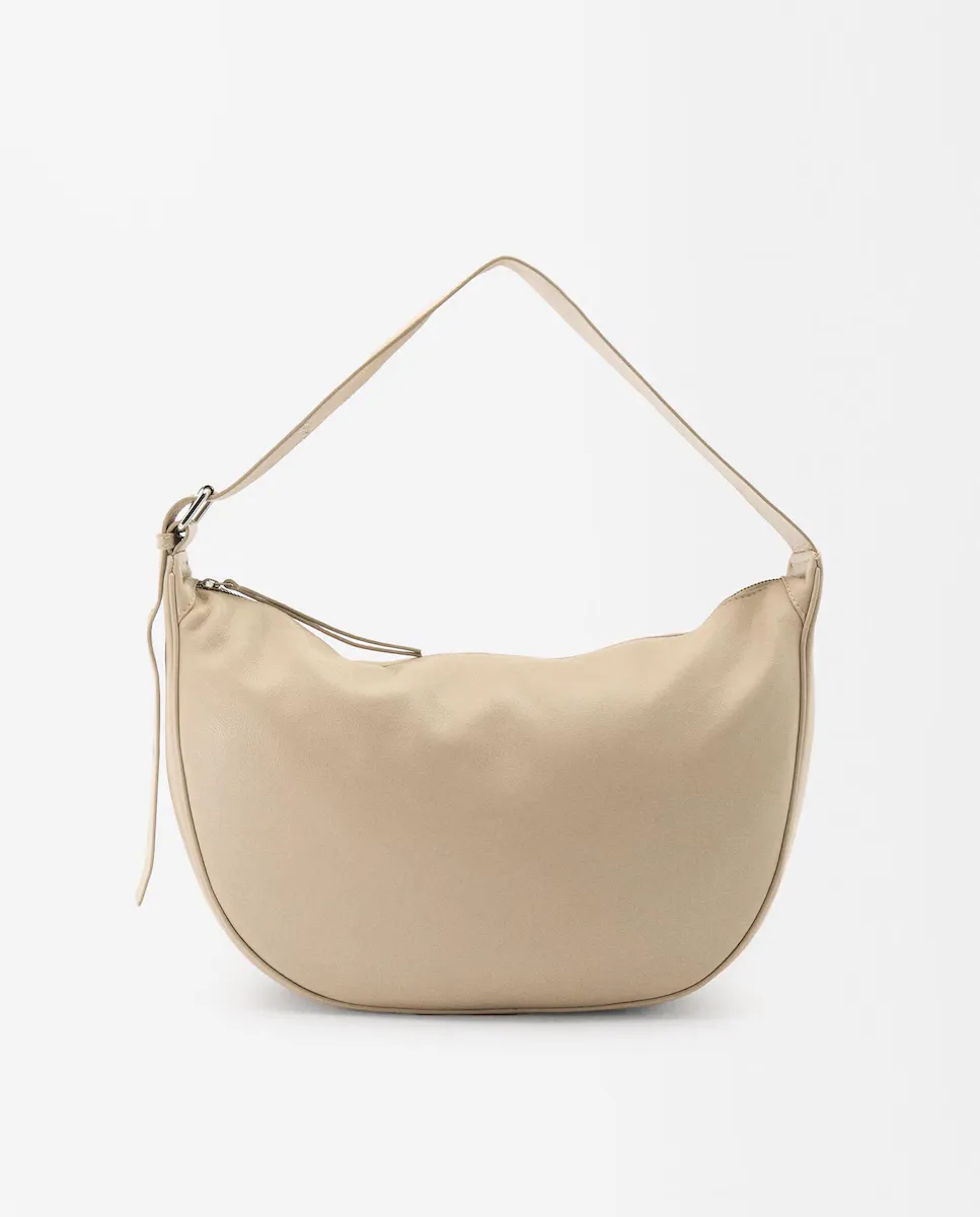 

Большая однотонная кожаная сумка через плечо с регулируемой ручкой и застежкой-молнией Parfois, цвет Crudo