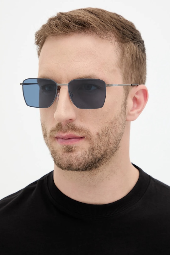 

Солнцезащитные очки Emporio Armani, синий