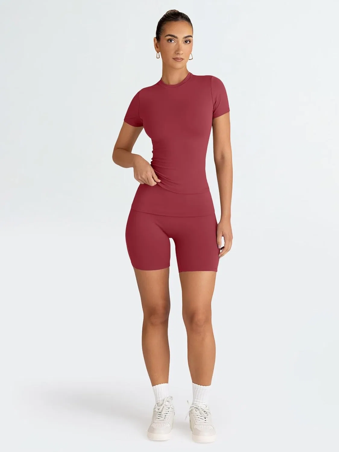 Trendy Queen Модный комплект из двух предметов для летних тренировок, спортивный костюм, шорты, одежда для пилатеса и йоги, одежда для прогулок, весенняя спортивная удобная одежда для активного отдыха, красный — фото 4