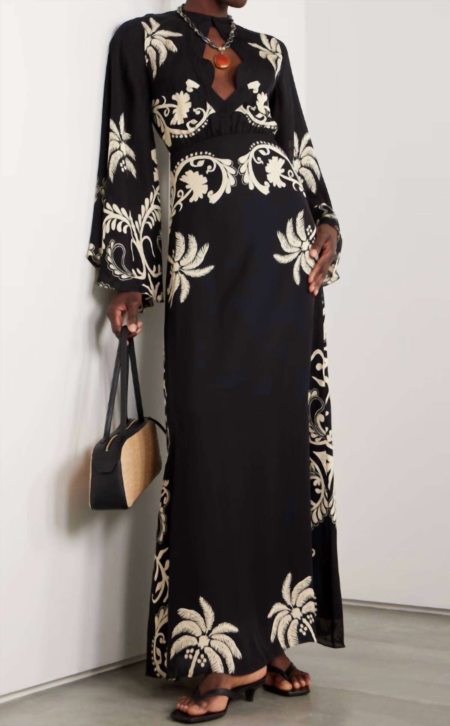 

Legenda Del Tiempo In Black/ecru Johanna Ortiz