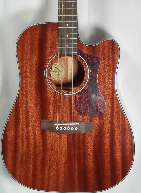 

Акустическая гитара Guild D-120CE Natural Dreadnought Cutaway Acoustic Electric Guitar with gig bag
