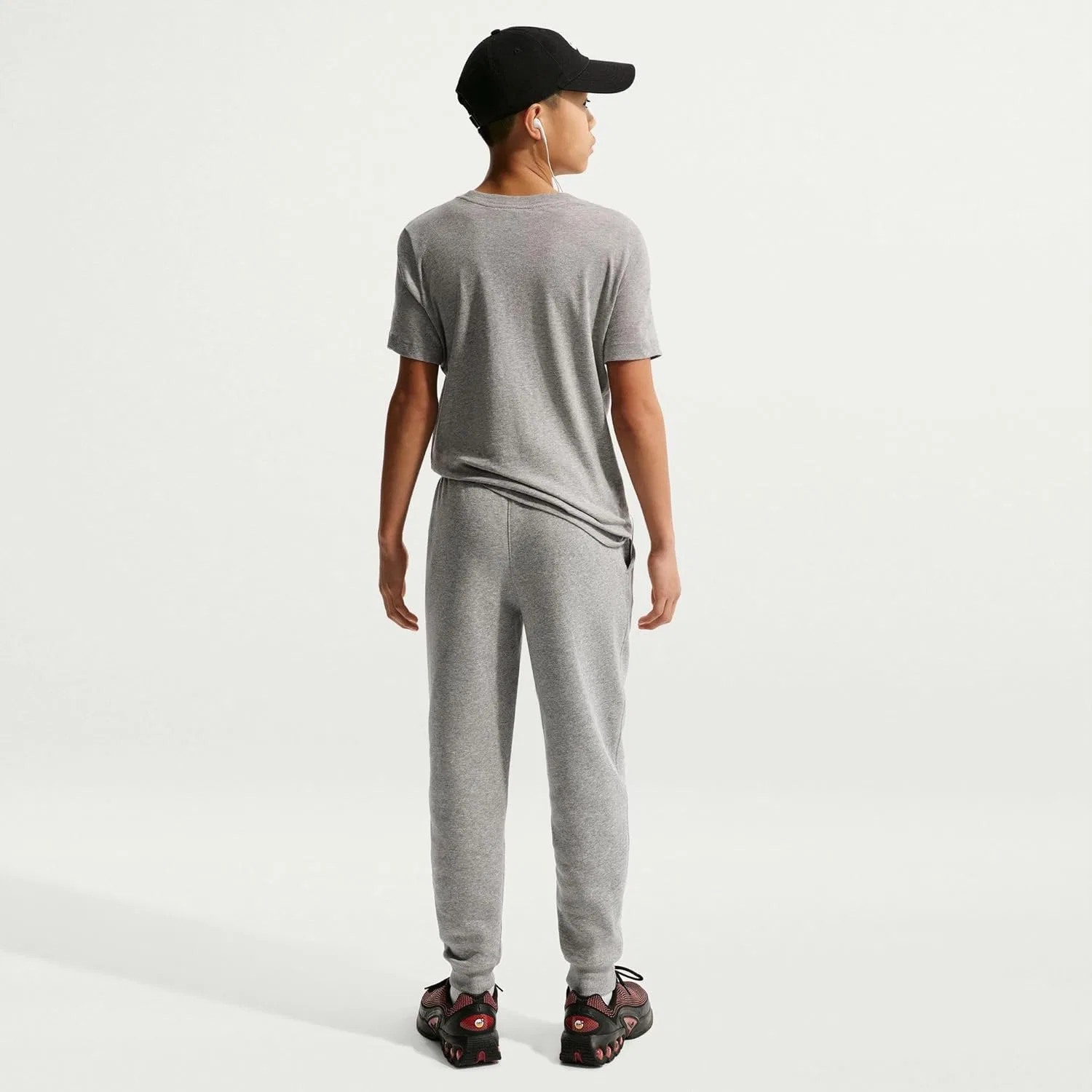 Футболка Nike Sportswear Club, темно-серый меланж/белый/университетский красный — фото 2