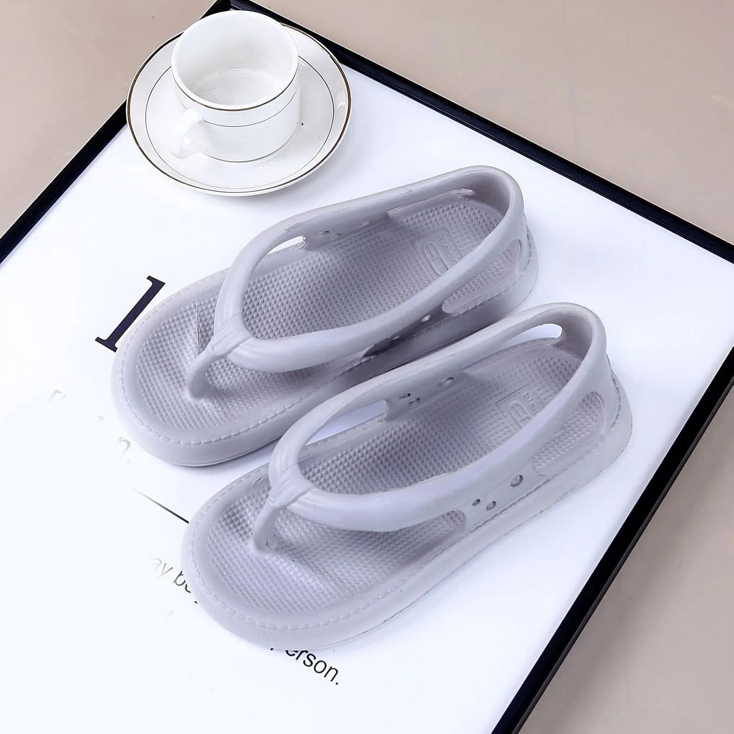 Мужские сандалии - вьетнамские плоские сандалии-вьетнамки Cloud Flat Thong Sandals, с удобной платформой, без застежек, элегантные летние пляжные туфли (серый, EU 38) Quintra — фото 3