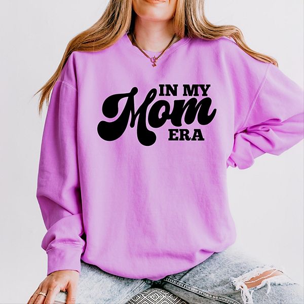 

Свитшот In my mom era легкий, окрашенный в готовом виде Simply Sage Market