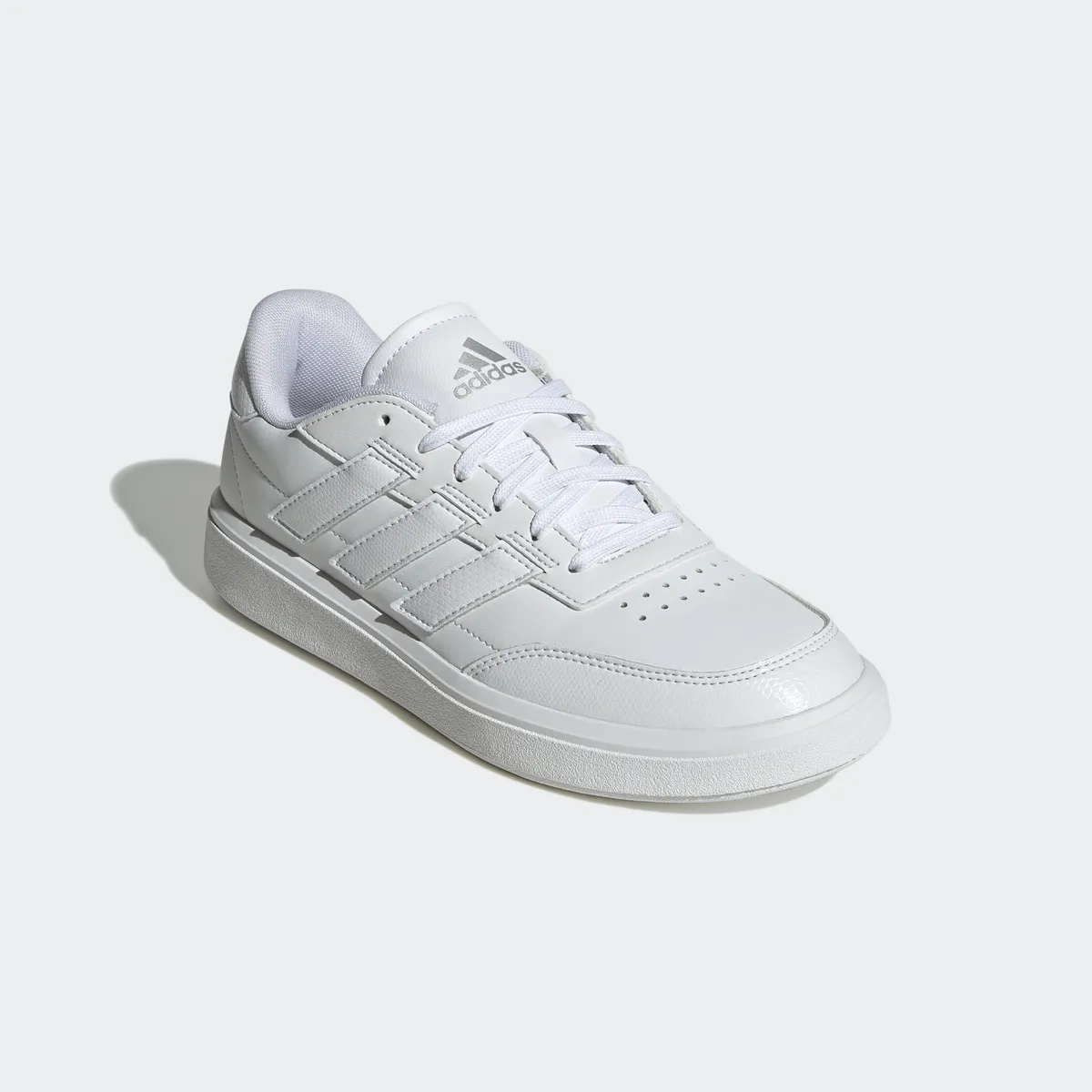 

Спортивные кроссовки adidas "COURTBLOCK" Adidas Sportswear, белый