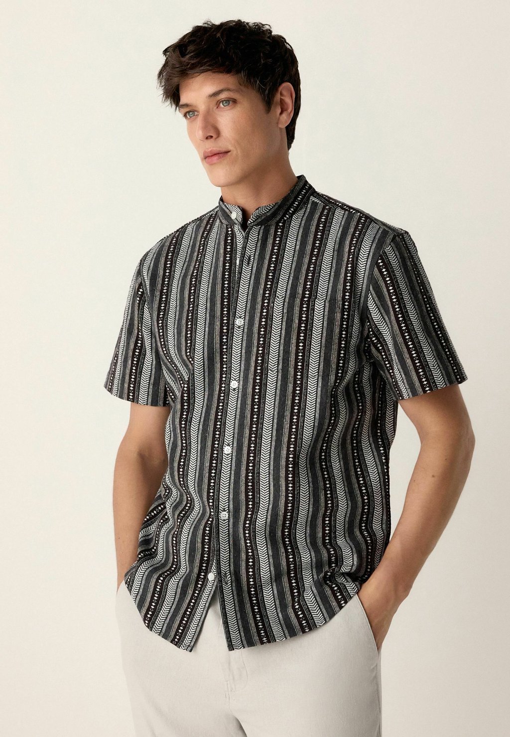 

Рубашка REGULAR FIT - TEXTURED STRIPE SHORT SLEEVE Next, черный