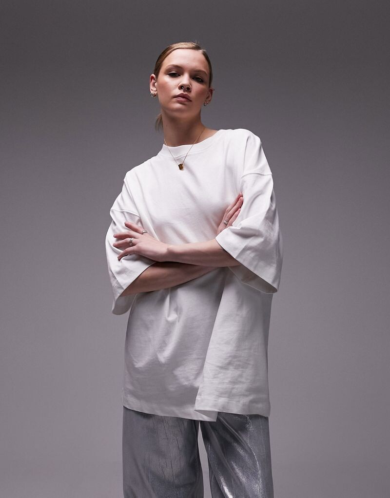 

Белая объемная футболка с заниженными плечами Topshop