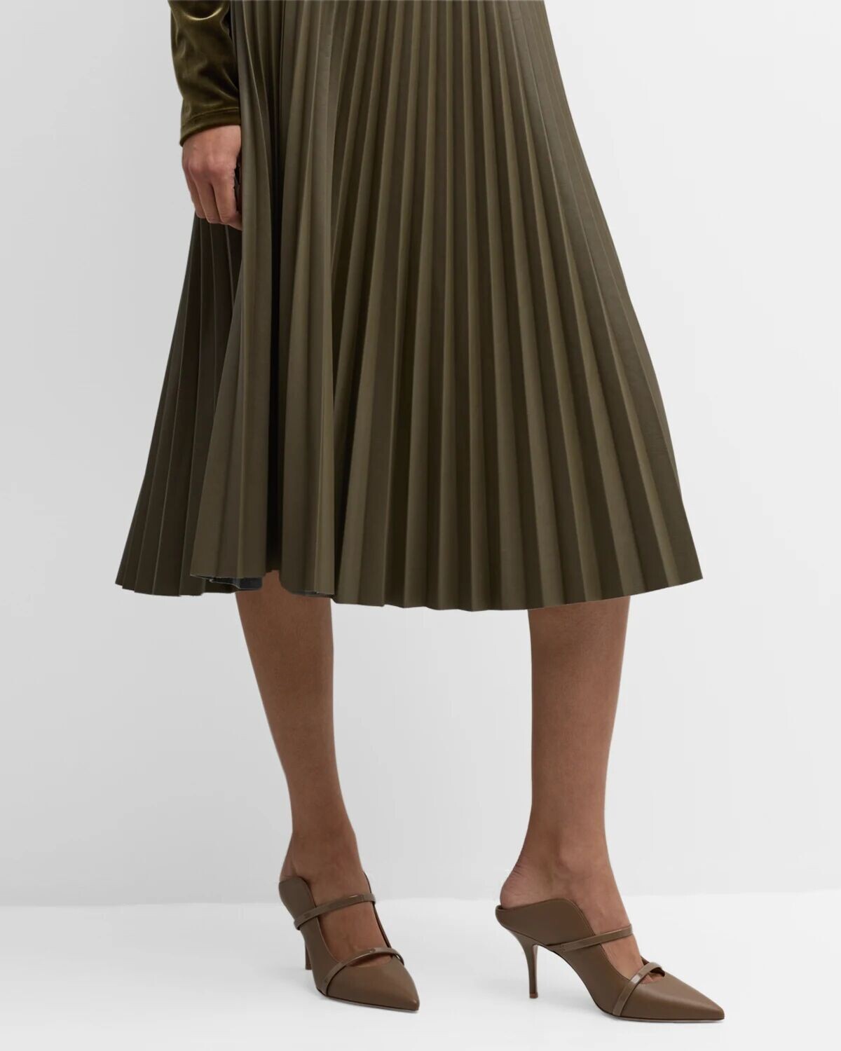 Кожаные туфли-мюли Maureen с двумя ремешками Malone Souliers, цвет Taupe — фото 2