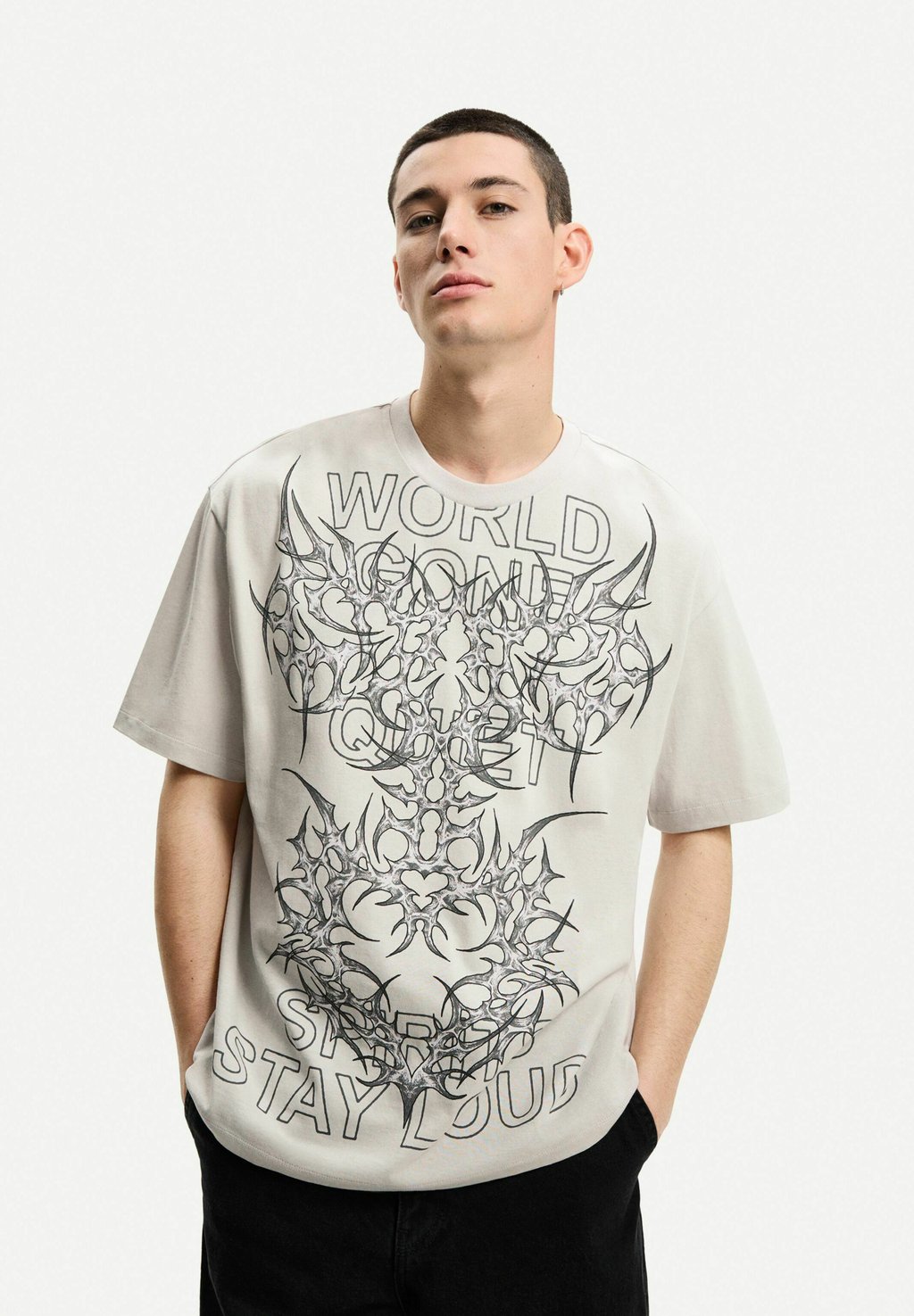 

Футболка с принтом SHORT SLEEVE Bershka, темно-серый
