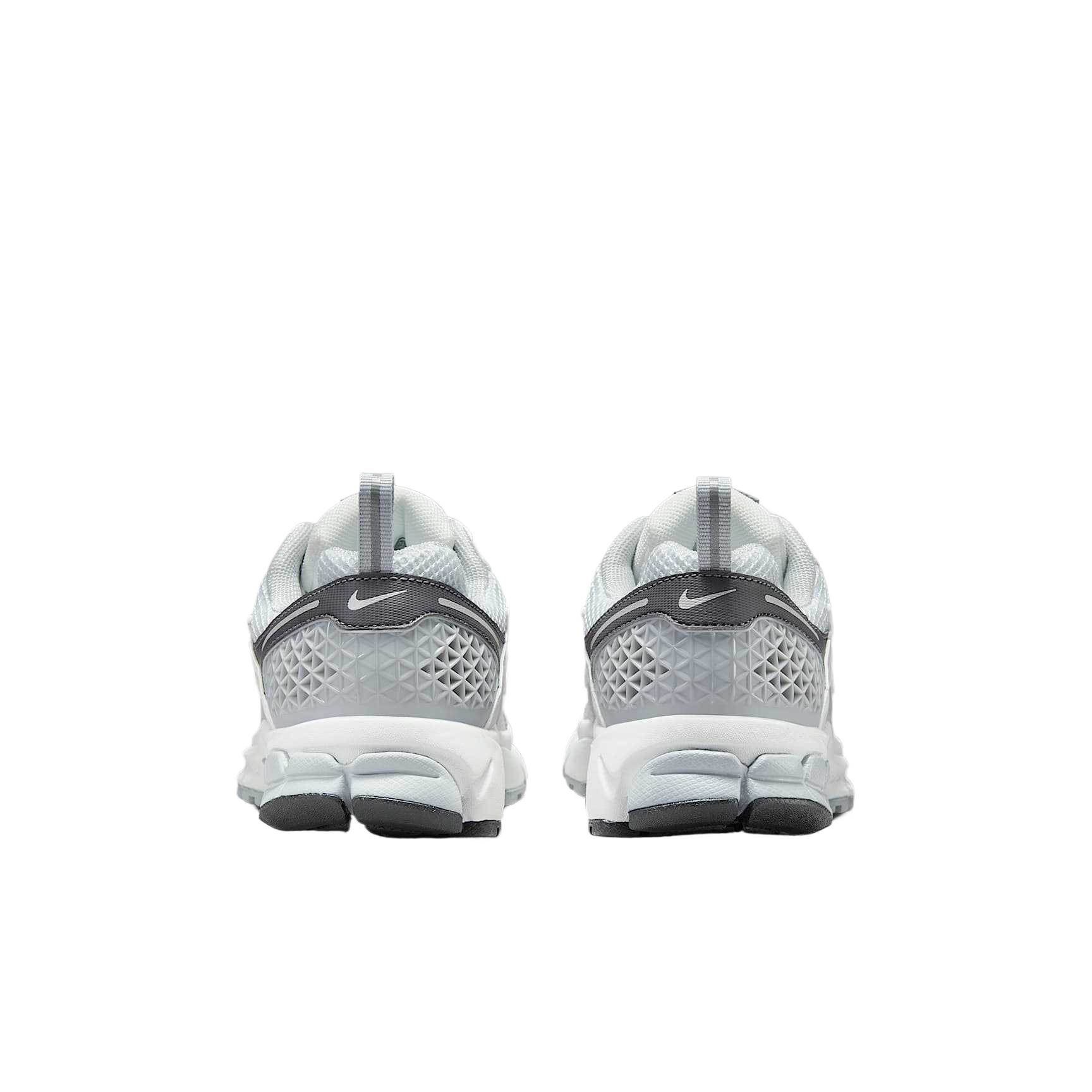 Детские кроссовки Vomero 5 с низким верхом, устойчивые к истиранию Nike, серебряный/белый — фото 4