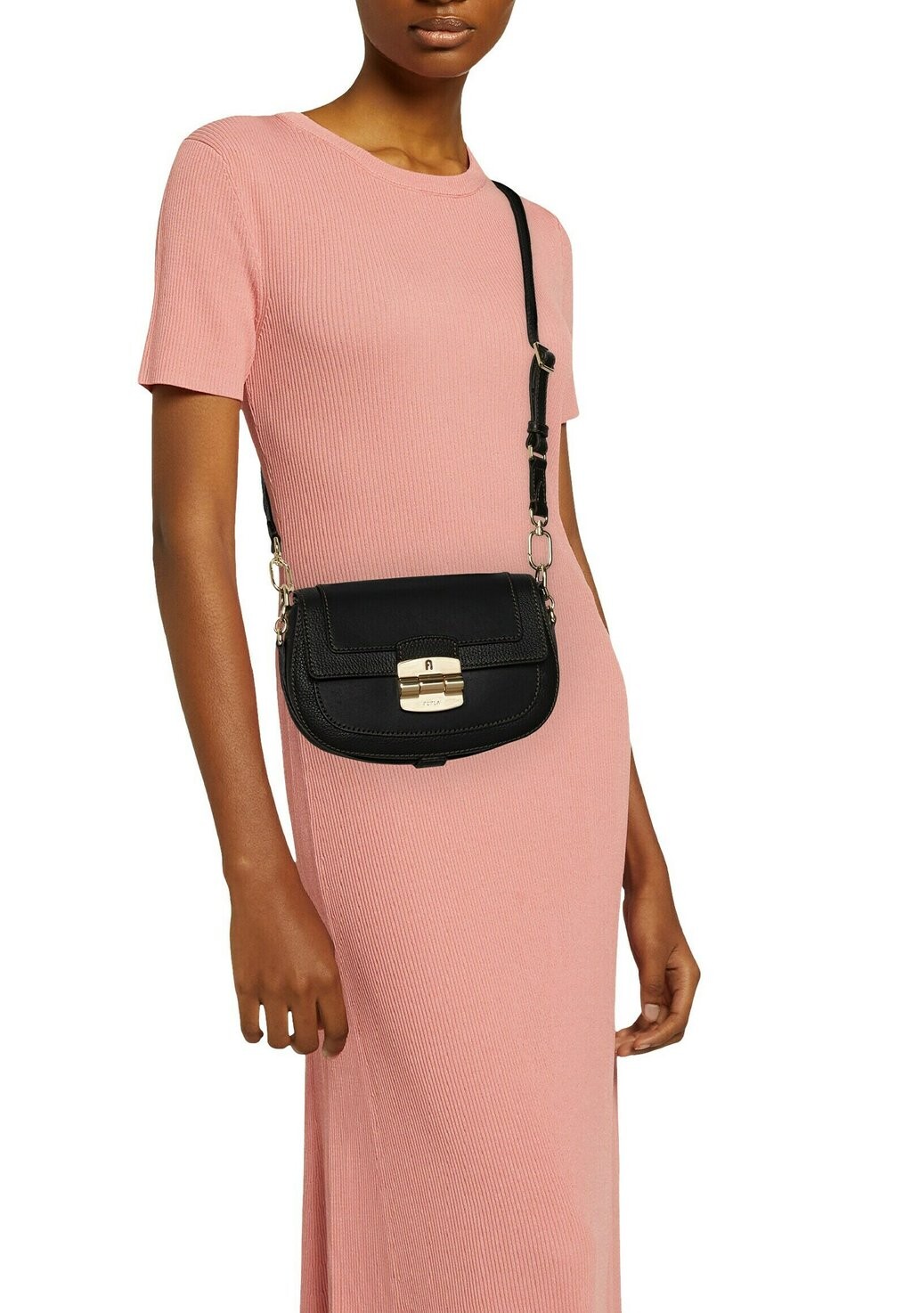 

Сумка через плечо CLUB 2 Furla, черный