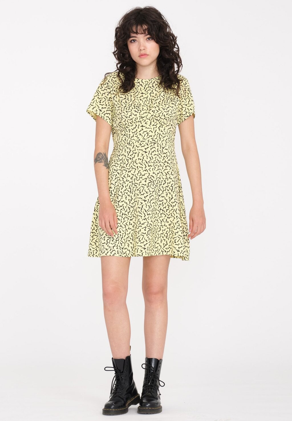 

Дневное платье SURFPUNK Volcom, цвет aura yellow